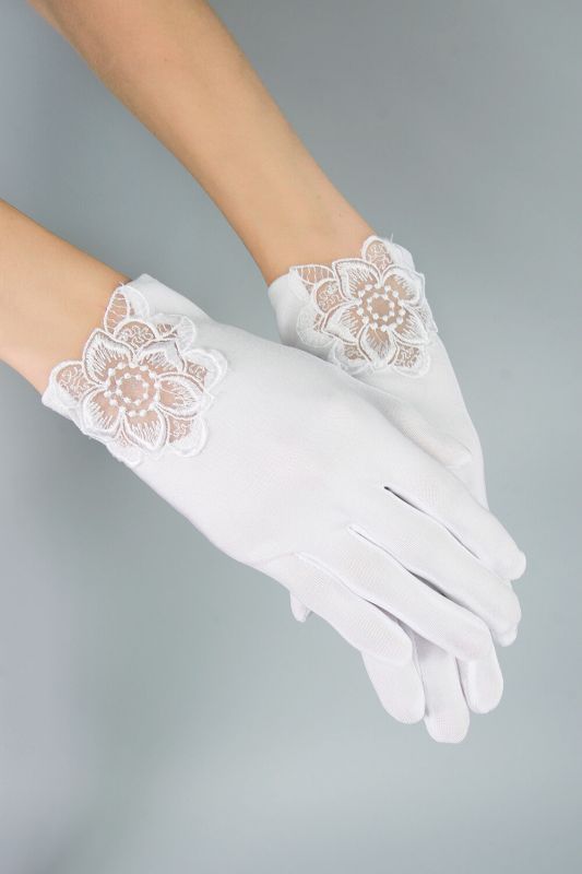 Krótkie rękawiczki z koronkowym kwiatem